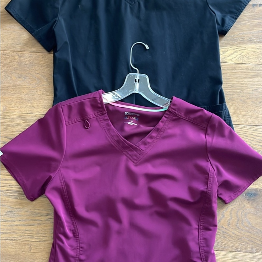 Women's Scrub Tops Short Sleeve Tops - Lor of 6 mostly NWT